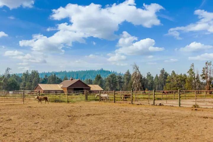 Mt. Bachelor & Sun River Get Away Bend Exterior photo